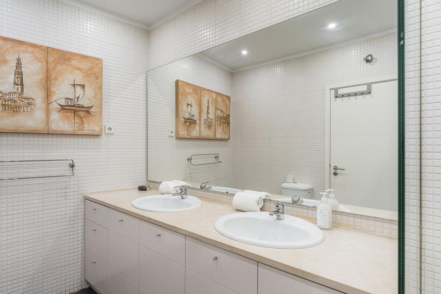 Guestready - Fantastic Apt Overlooking Douro River ปอร์โต ภายนอก รูปภาพ