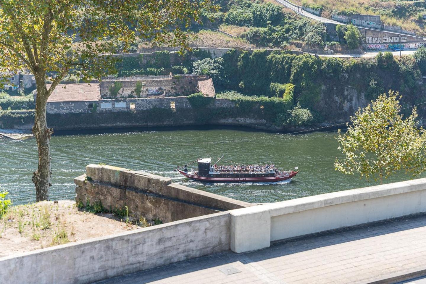 Guestready - Fantastic Apt Overlooking Douro River ปอร์โต ภายนอก รูปภาพ